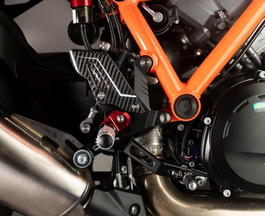Lightech Pedane Regolabili R Version per Ktm Super Duke 1290 R - 1390 R - 2020  - 2025