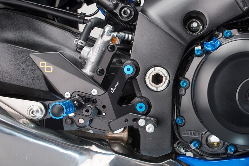 Lightech Pedane Regolabili R Version per Suzuki GSX-S 2015