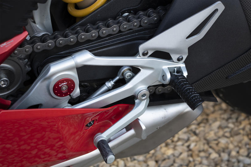 CNC RACING Poggiapiedi per pedane originali Ducati LIGHT - pilota