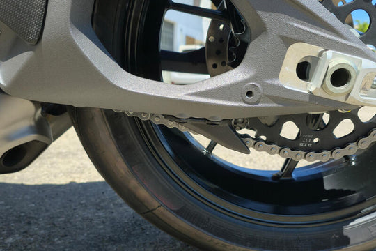 CNC RACING Paracatena inferiore Ducati Panigale V4 Streetfighter V4 - carbonio