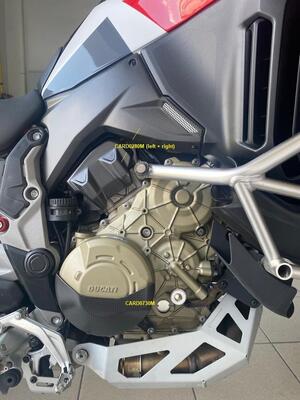 Lightech Fianchetti Sotto Serbatoio In Carbonio per Ducati Multistrada V4 Pikes Peak V4 S - V4 - 2021 - 2022 - 2023 - 2024