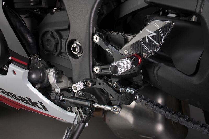 Lightech Pedane Regolabili Con Poggia Piedi Fissi, Cambio Rovesciato per Kawasaki ZX10R 2021-2024