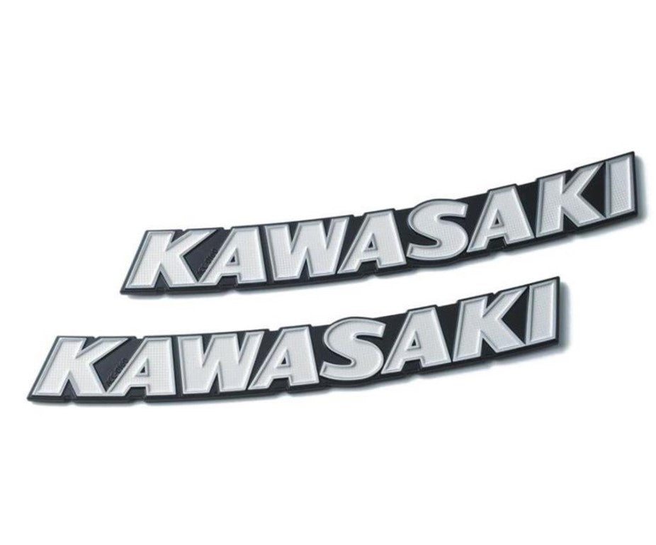 999941549  Emblemi serbatoio "KAWASAKI" Z650RS