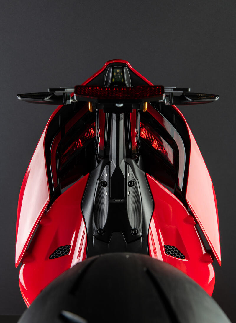 Lightech Kit Porta Targa Regolabile per Ducati Panigale V2 - V2S - V4 -V4S Streetfighter V2 -V2S -V4 -V4S 2025