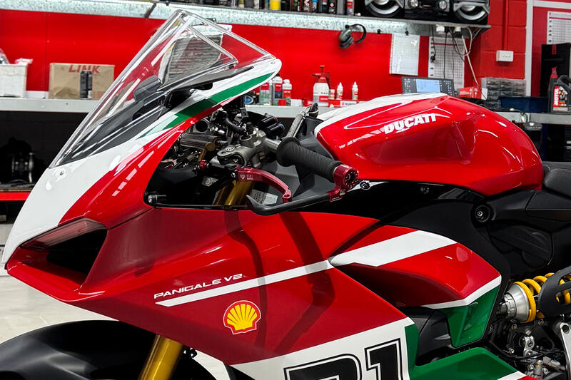 CNC RACING Clutch-Guard Race - Protezione leva frizione Troy Bayliss Limited Edition