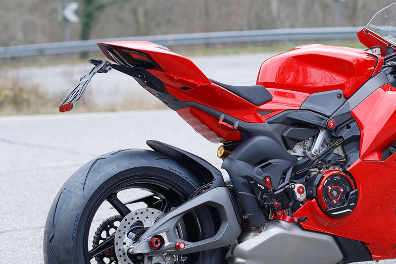 CNC RACING Portatarga regolabile Ducati Panigale V4 - Streetfighter V4 MY2025