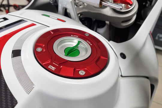 CNC RACING Tappo serbatoio carburante - Livrea Tricolore