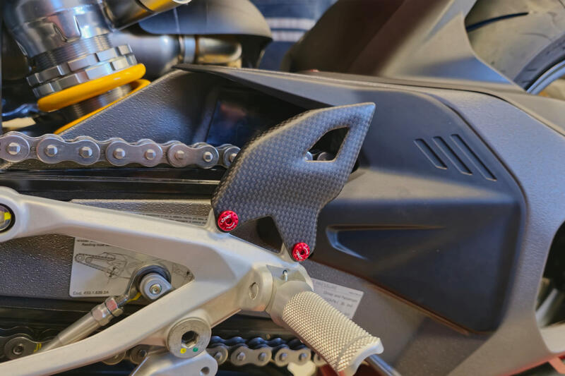 CNC RACING Kit paratacchi Ducati Panigale V4 - Carbonio