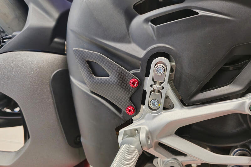 CNC RACING Kit paratacchi Ducati Panigale V4 - Carbonio