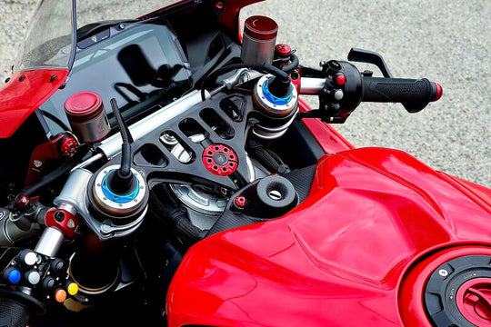 CNC RACING Cover blocchetto chiavi Ducati Panigale V4 - carbonio