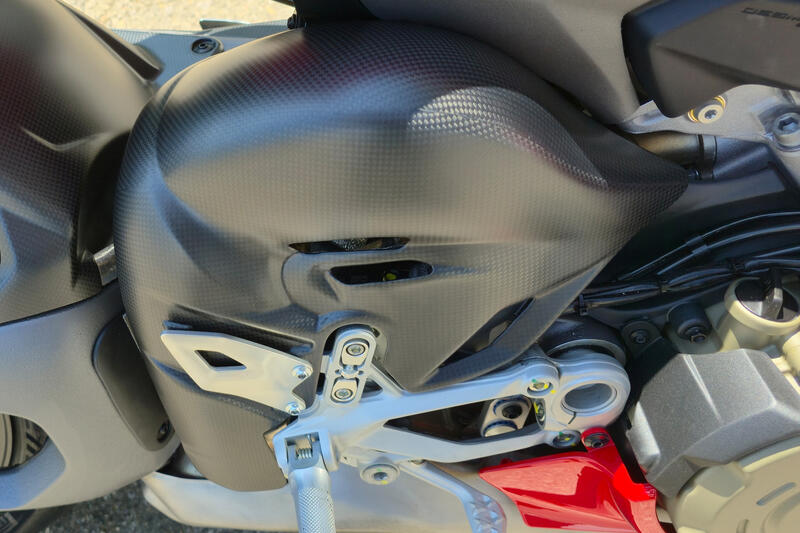 CNC RACING Paracalore collettori Ducati Panigale V4 - carbonio